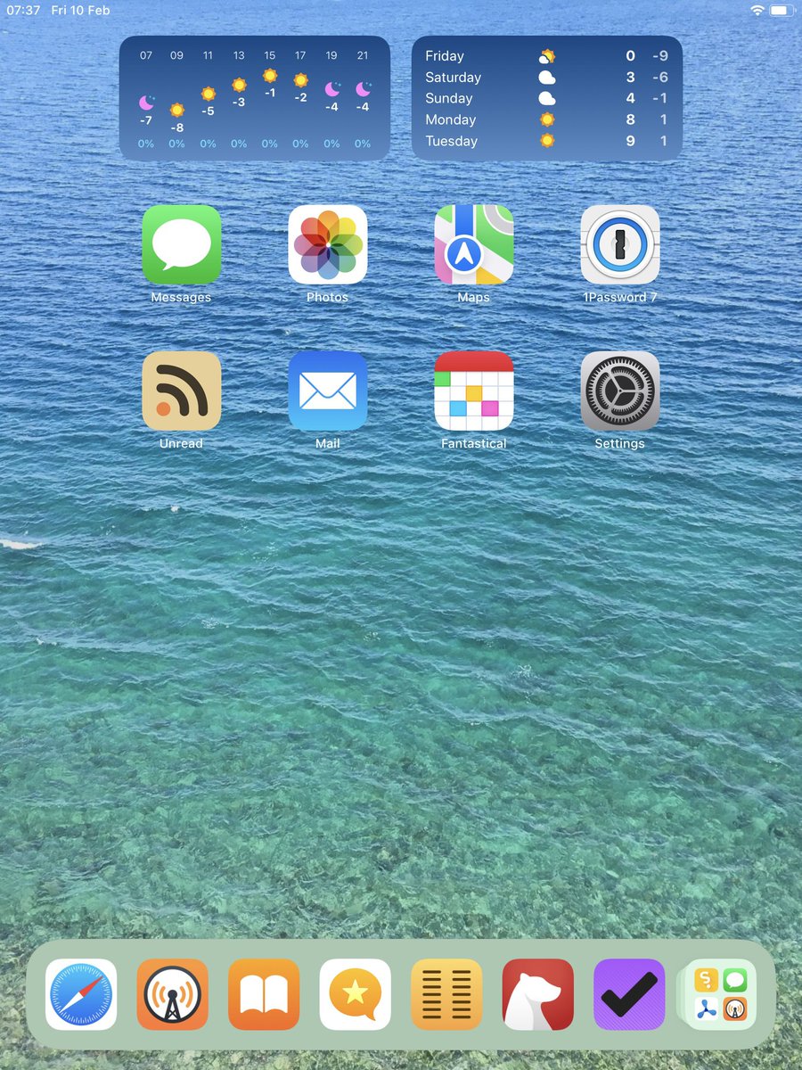 Screenshot of iPad home screen in portrait showing first row: two Carrot Weather widgets; second row: Messages, Photos, Maps, 1Password; and third row: Unread, Mail, Fantatical, Settings.